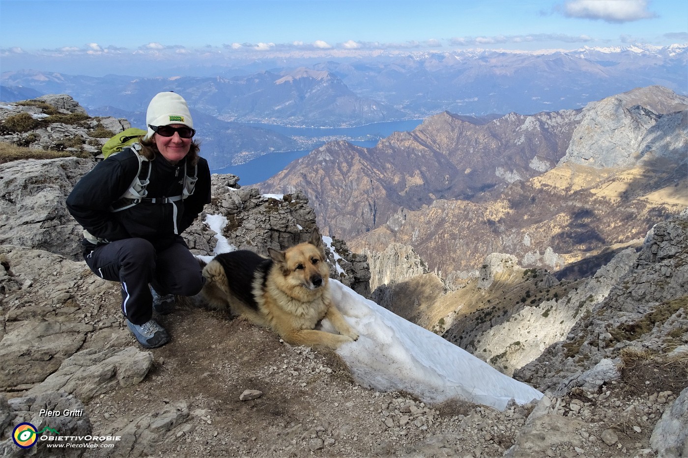 48 Alla Selletta di Val Scarettone...bel panorama ed ora bisogna salire il ripido strappo finale attrezzato.JPG